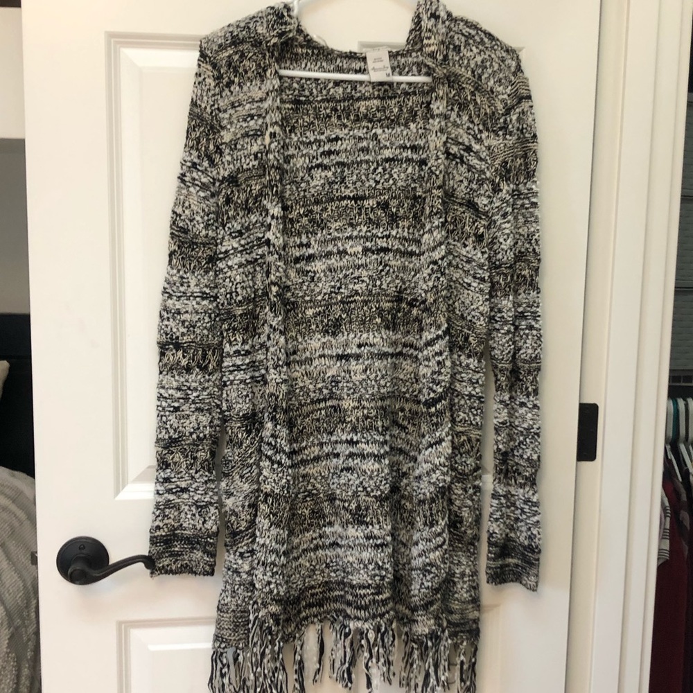 Hooded cardigan with pockets
